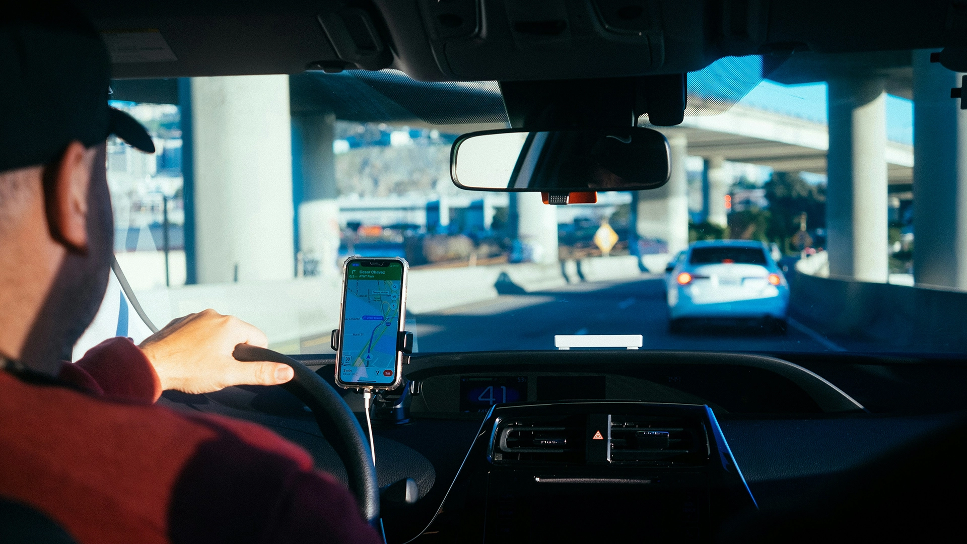 Uber、運転手の損失をもたらす利益拡大のためのアルゴリズム使用を非難される