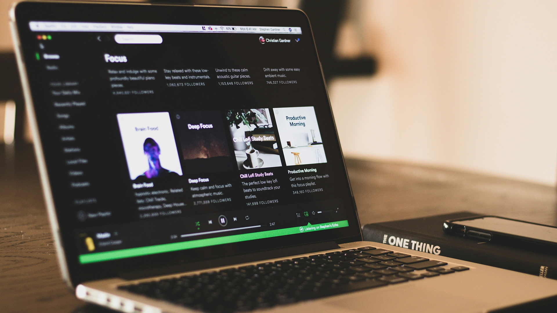 Spotifyが許可なく故人アーティストの名前でAIによる生成曲を公開